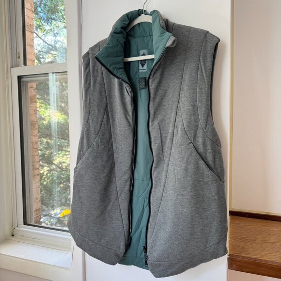 NWT Free People Movement Slalom Reversible Fleece Vest Stellar Green Grey Small - Picture 8 of 15